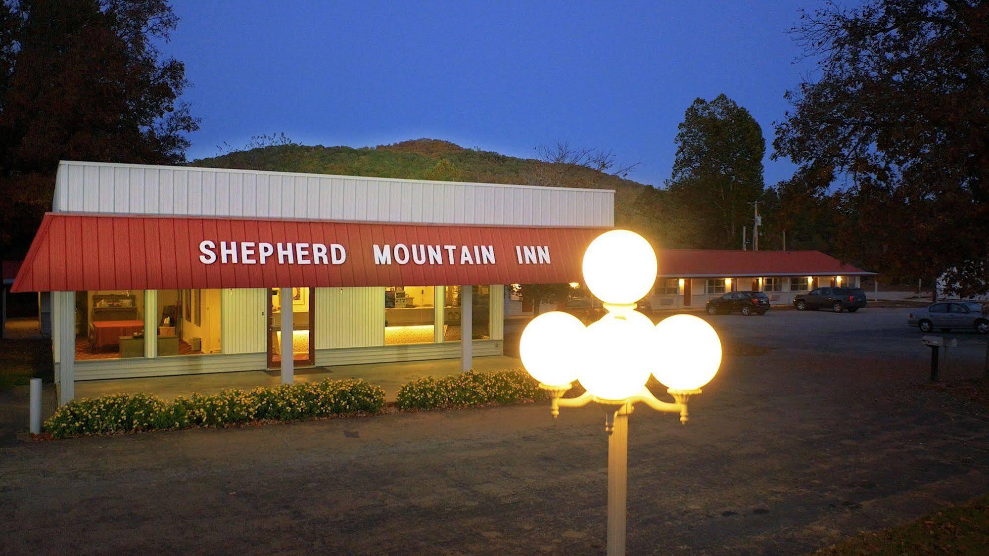 Pilot Knob Shepherd Mountain Inn & Suites מראה חיצוני תמונה