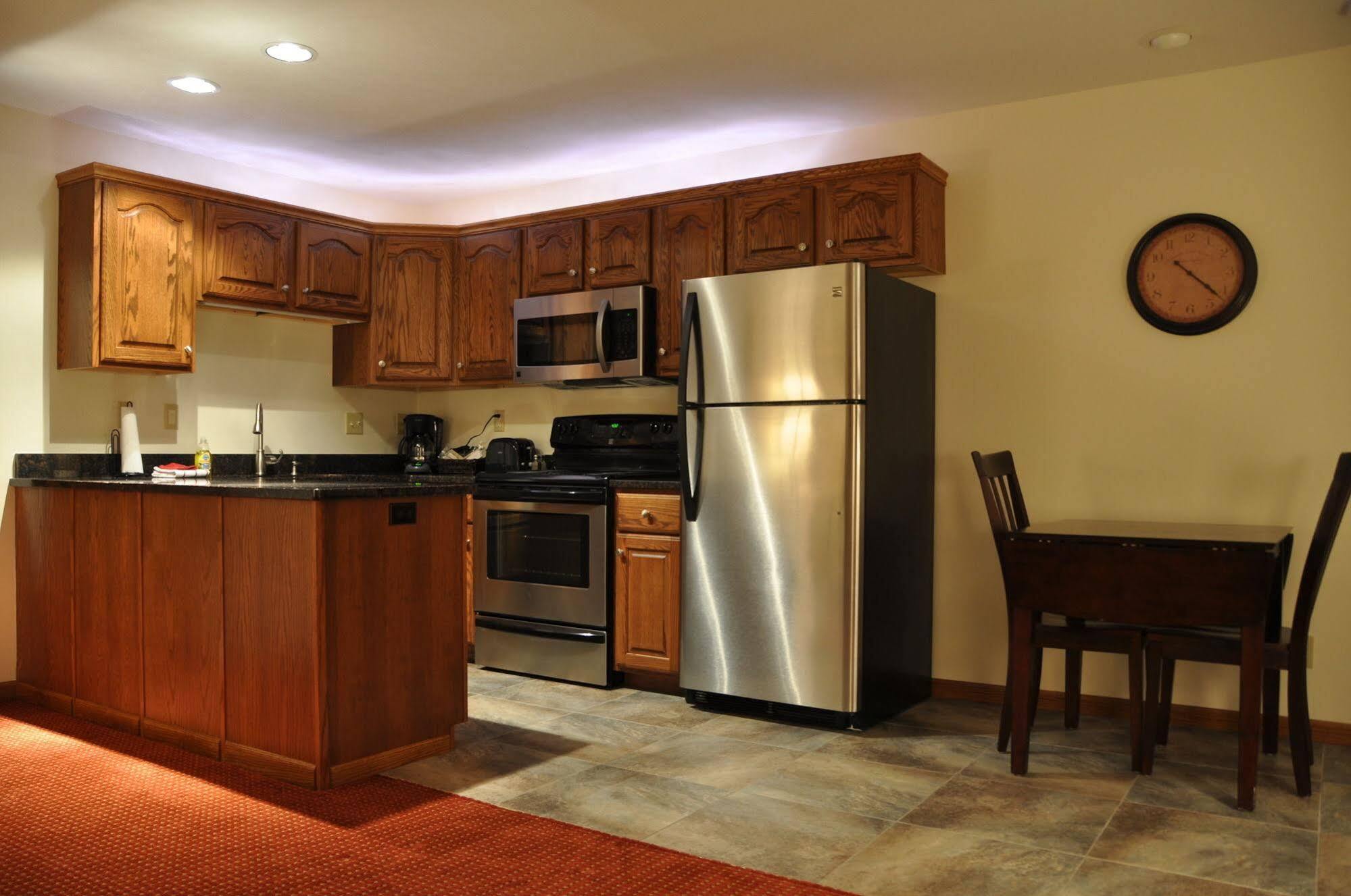 Pilot Knob Shepherd Mountain Inn & Suites מראה חיצוני תמונה