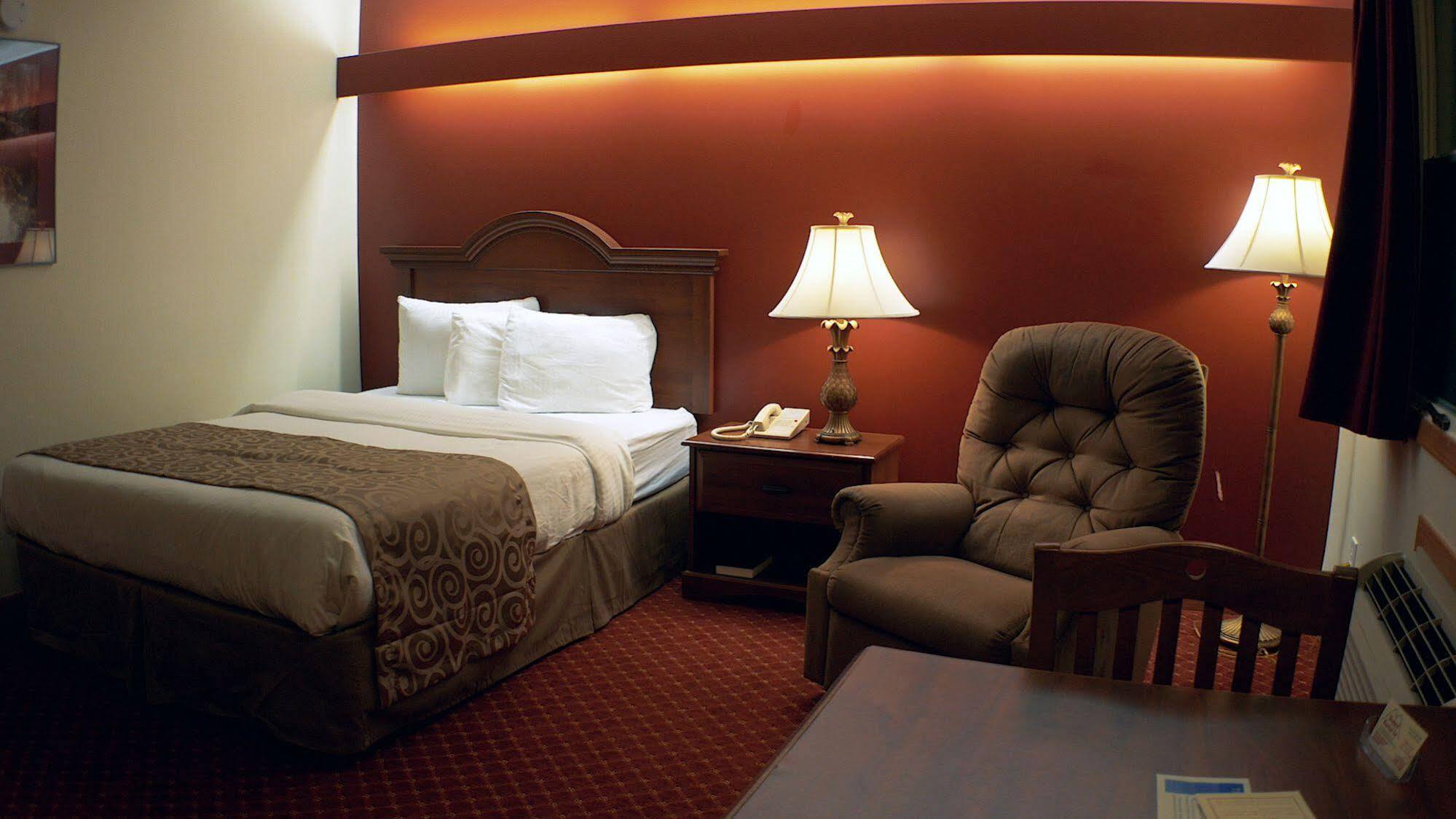Pilot Knob Shepherd Mountain Inn & Suites מראה חיצוני תמונה