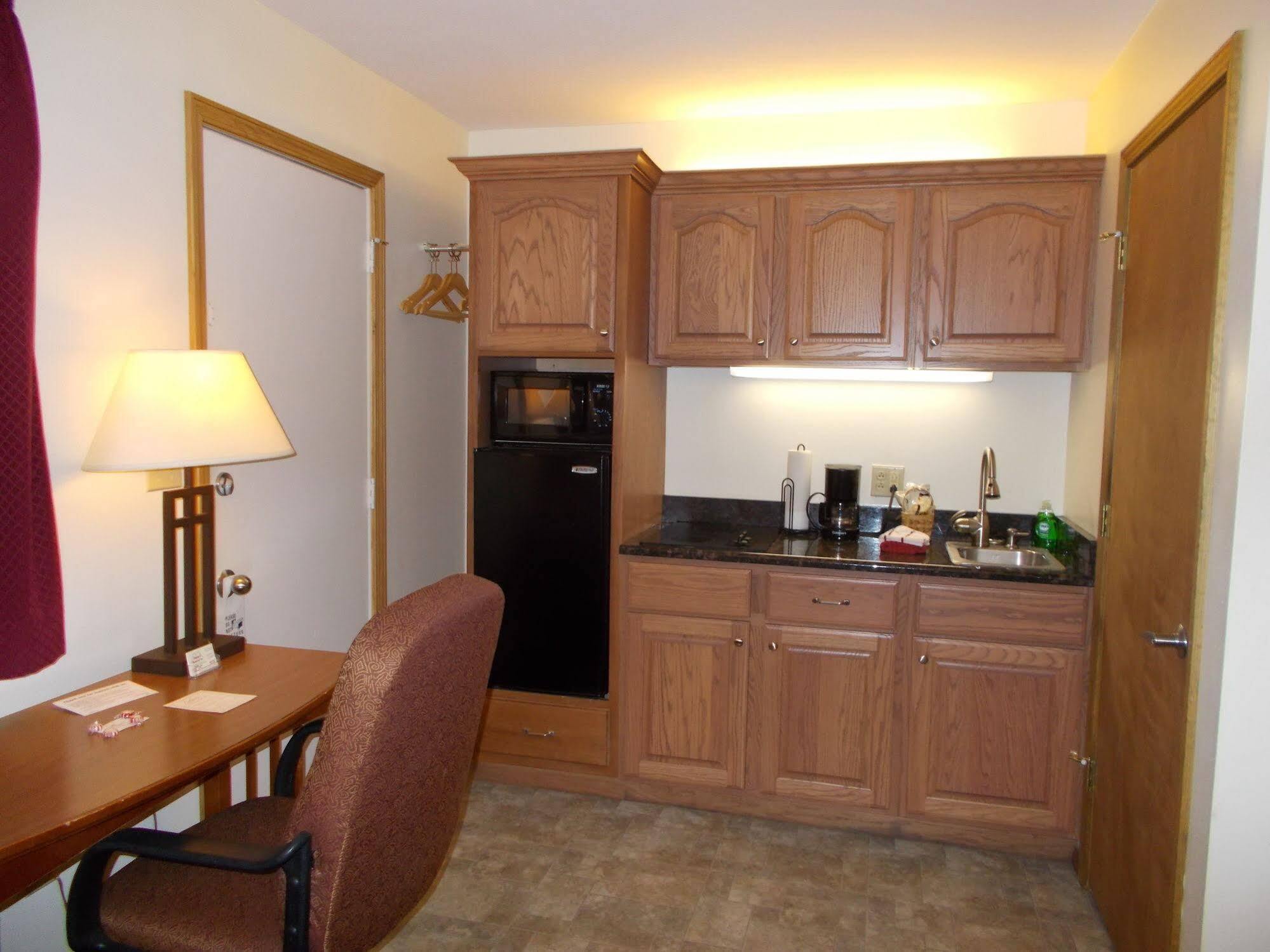 Pilot Knob Shepherd Mountain Inn & Suites מראה חיצוני תמונה